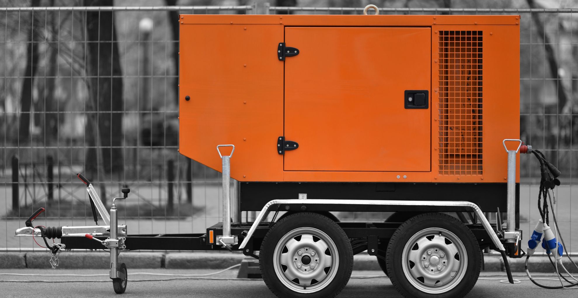 Battery Backup or Generator: Best Backup Choice in 2025